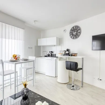 Studio Elegant Style Black&white 5min Gare Apartament