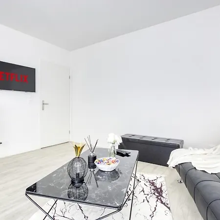 Apartament Studio Elegant Style Black&white 5min Gare Poissy